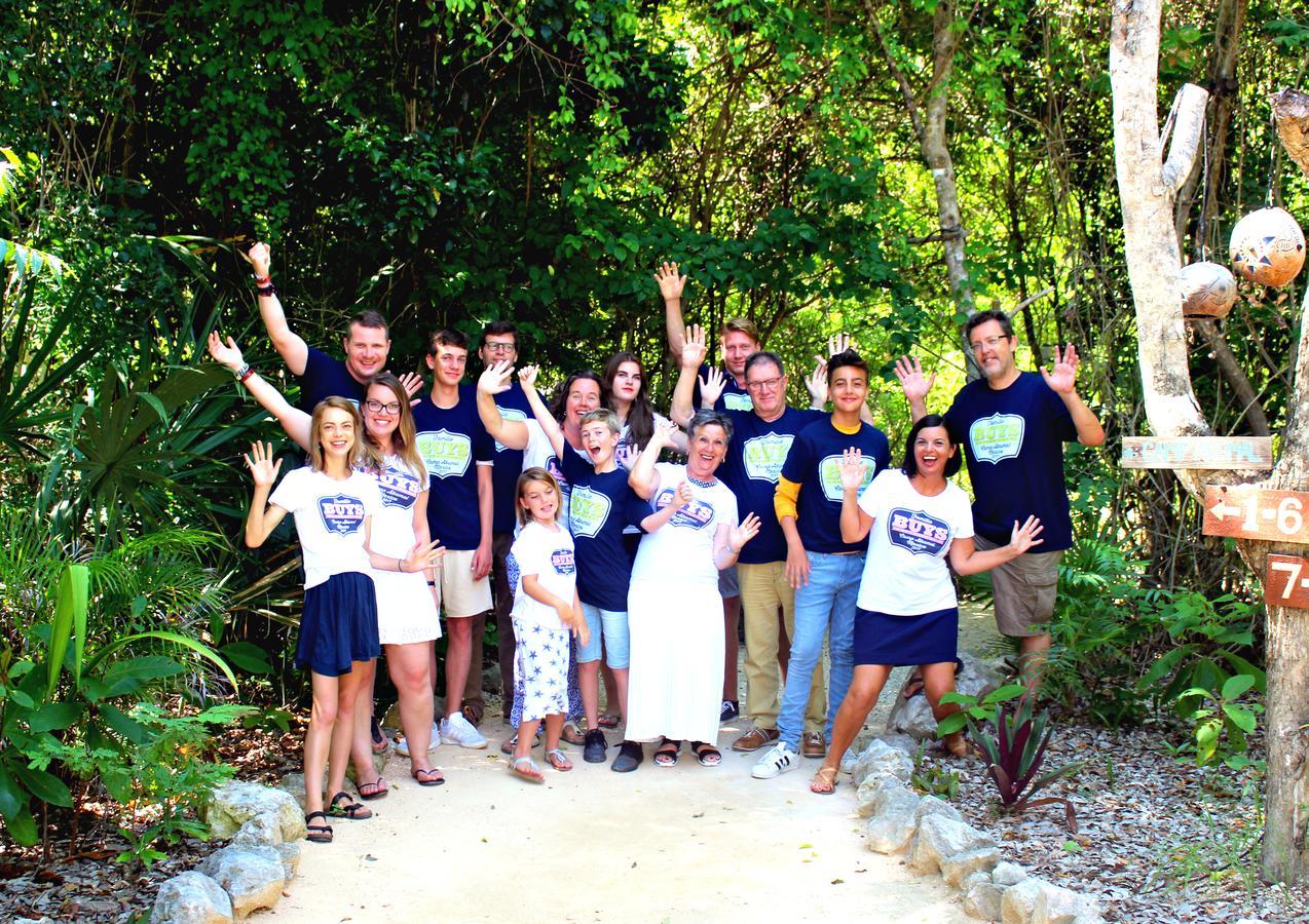 Camp Akumal - Hosted Family Bungalows Экстерьер фото